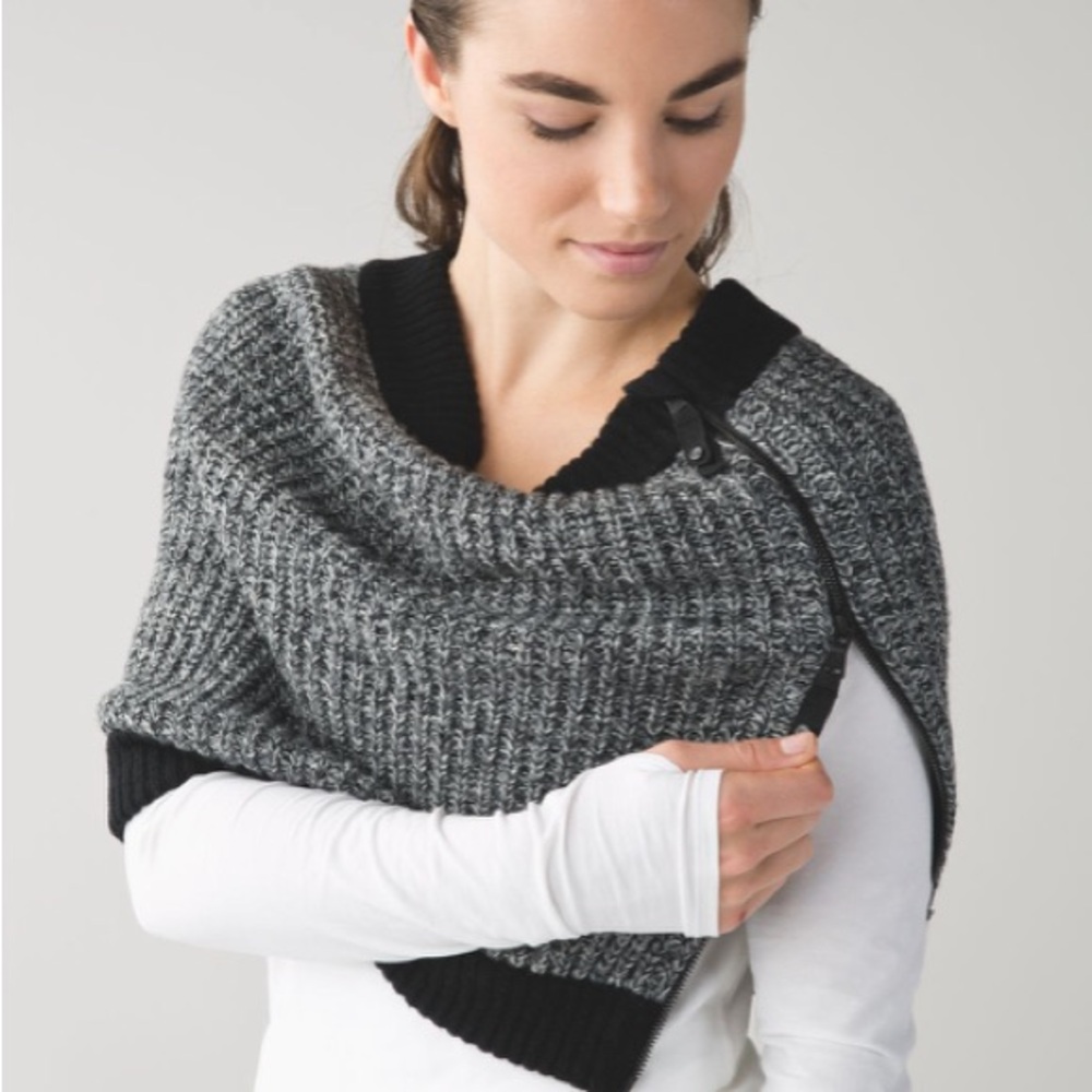 Lululemon Falling Freely Neck warmer